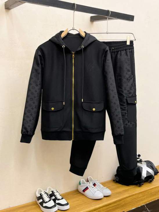Picture of LV Sweater Suits _SKULVM-3XLxetr1240852